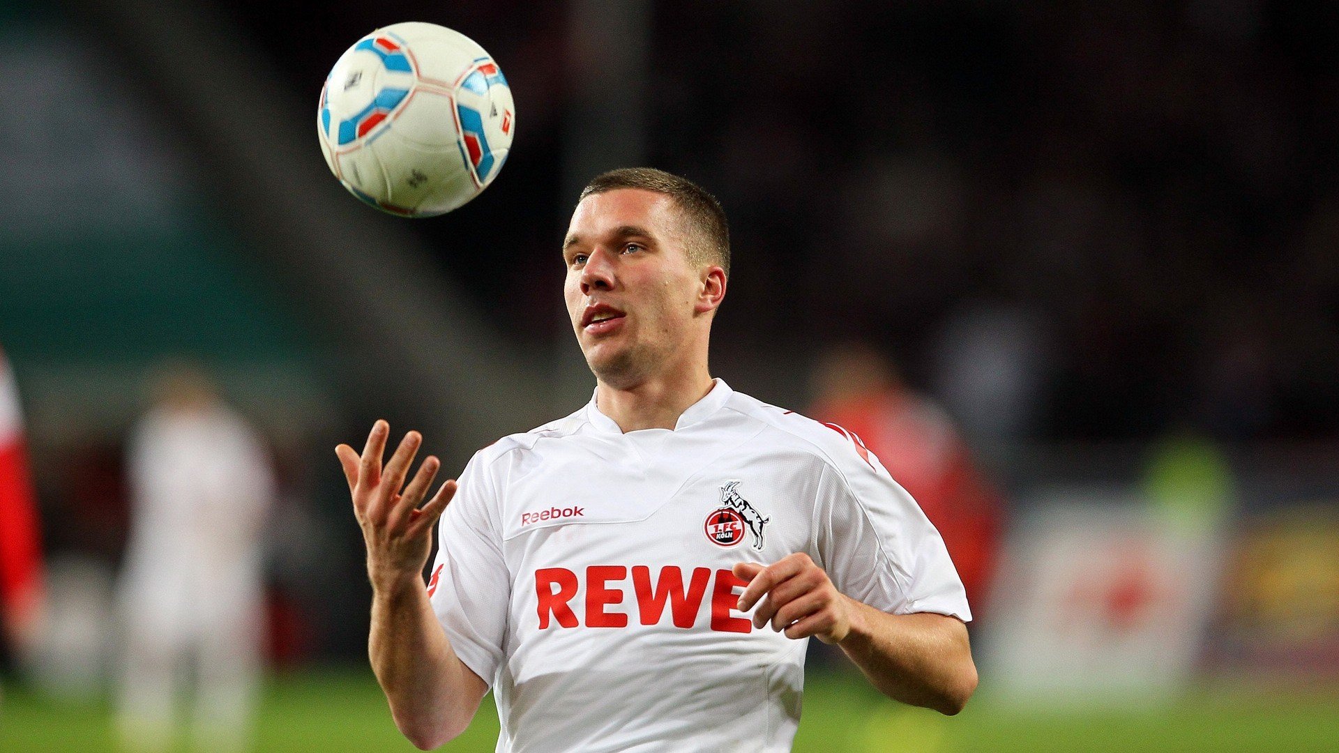 欧冠决赛焦点战,贝蒂斯冲垮希腊神话,改写欧陆足球版图